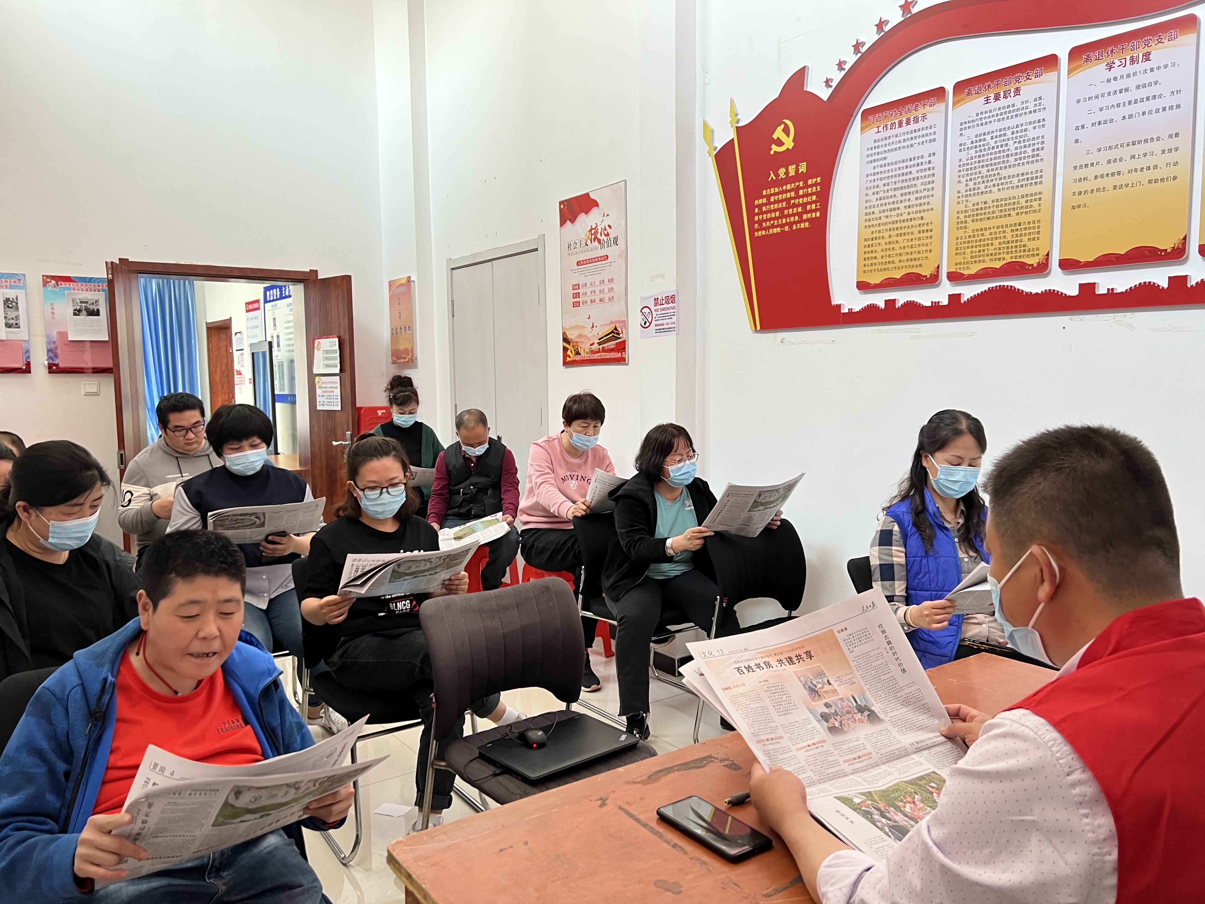 大港街道重阳里社区开展清风作伴读书思廉全民阅读活动