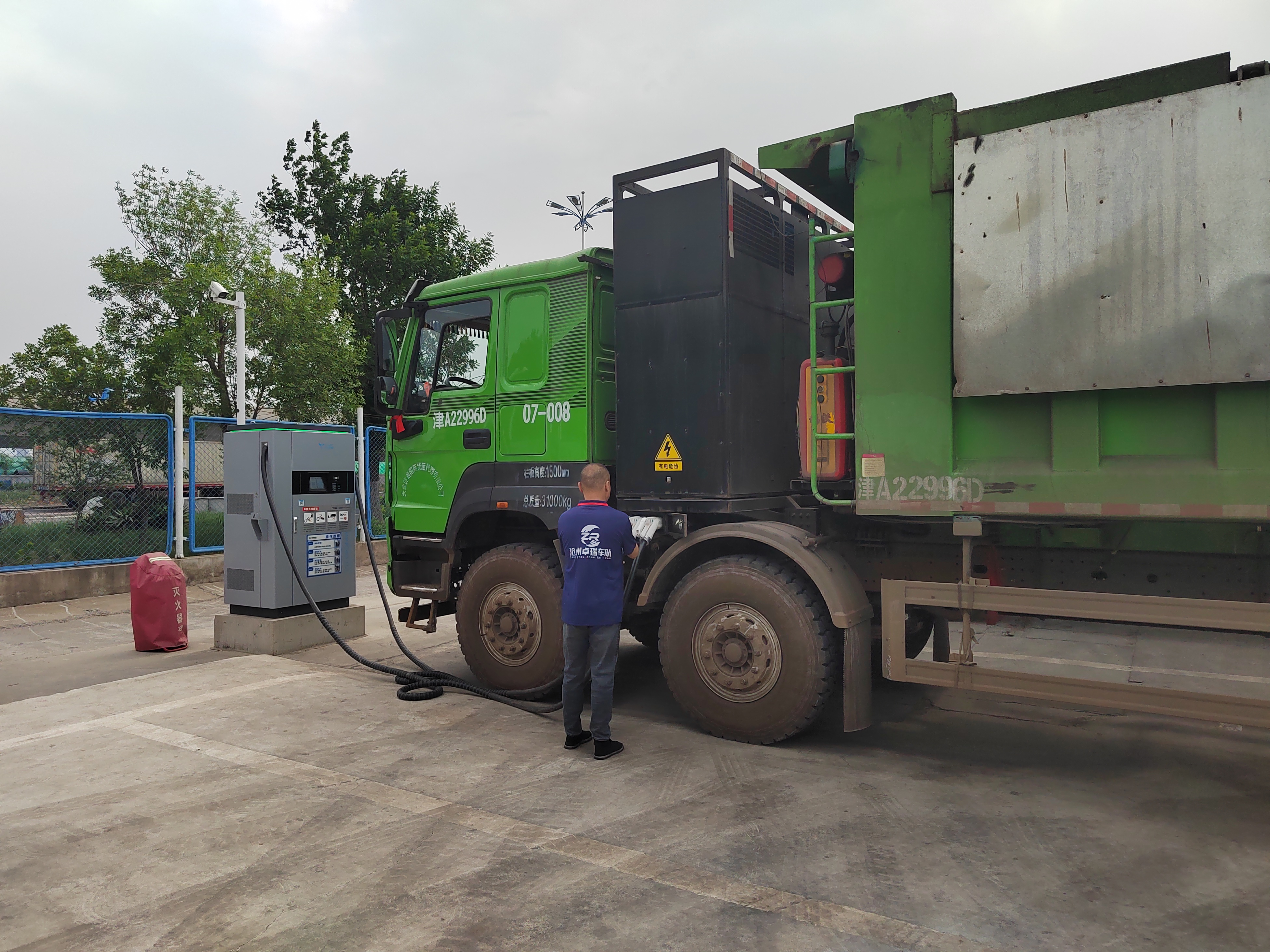 1747222399764097850.jpg 1747220789223022360.jpg