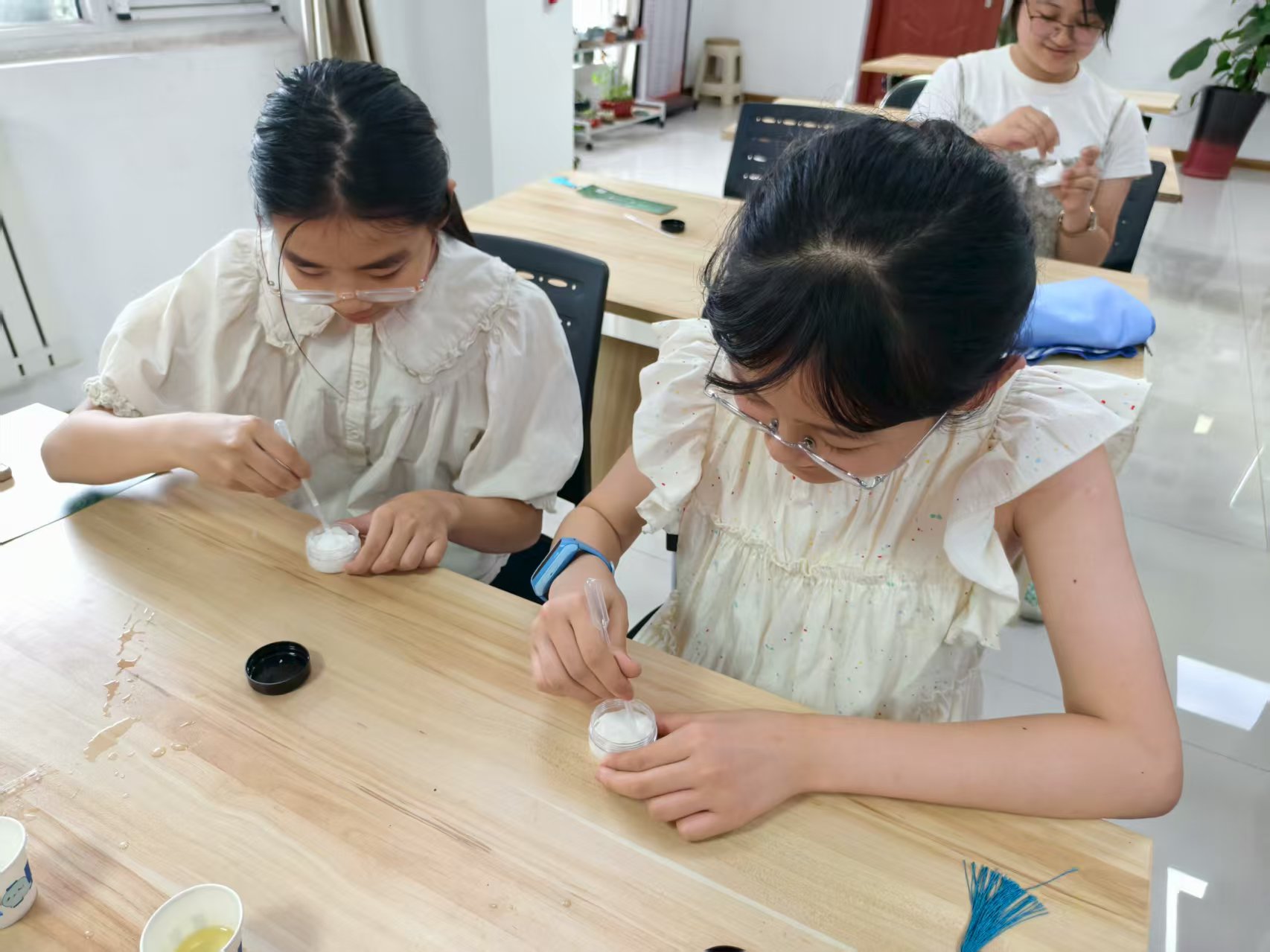 1273098f35c04a7994bff51025a27403