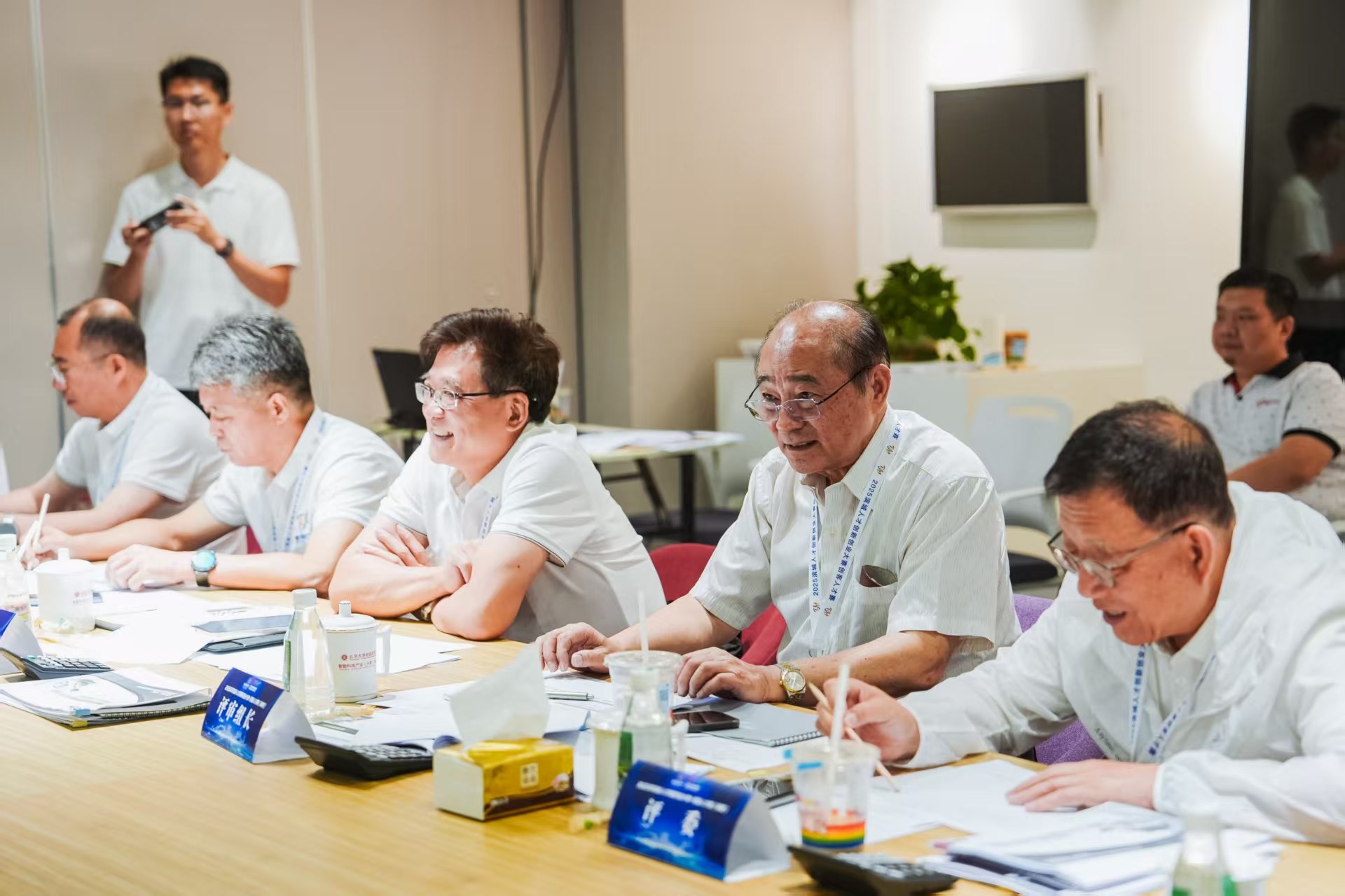 8a124b1e9eb3422b80a4c7a1530a5afe