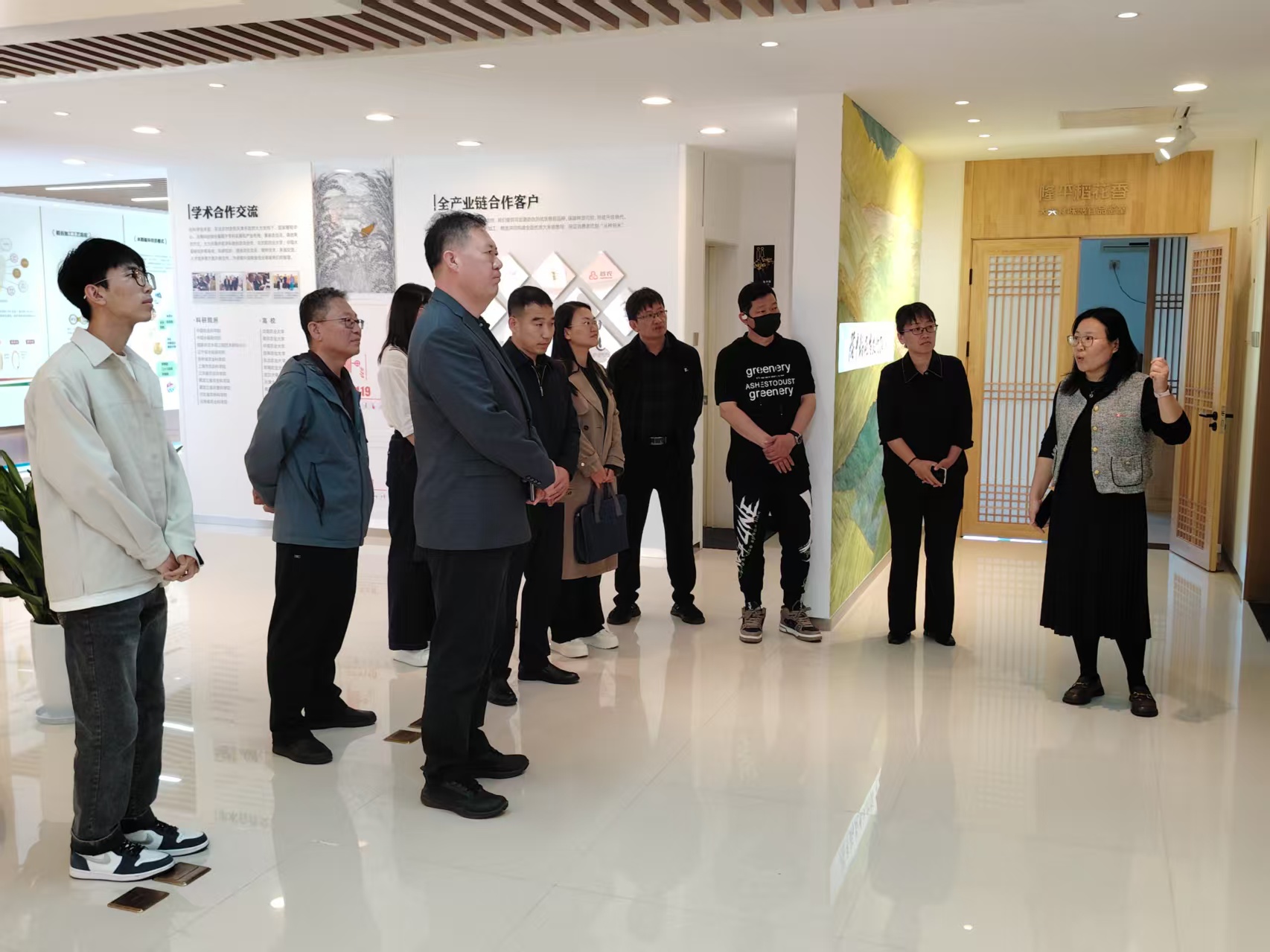 1760448183809002093.jpg 0f1c07f730f928ca92b33148e5404086.jpg