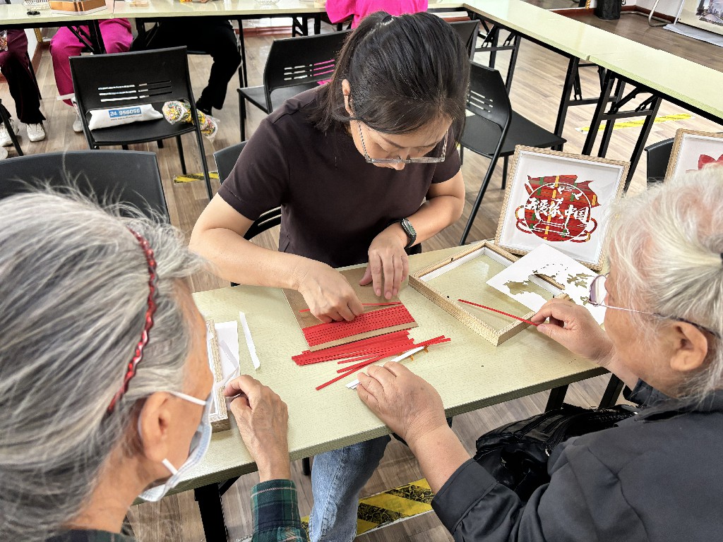 155b5fbb1f704516a0327fe7472ee5a4